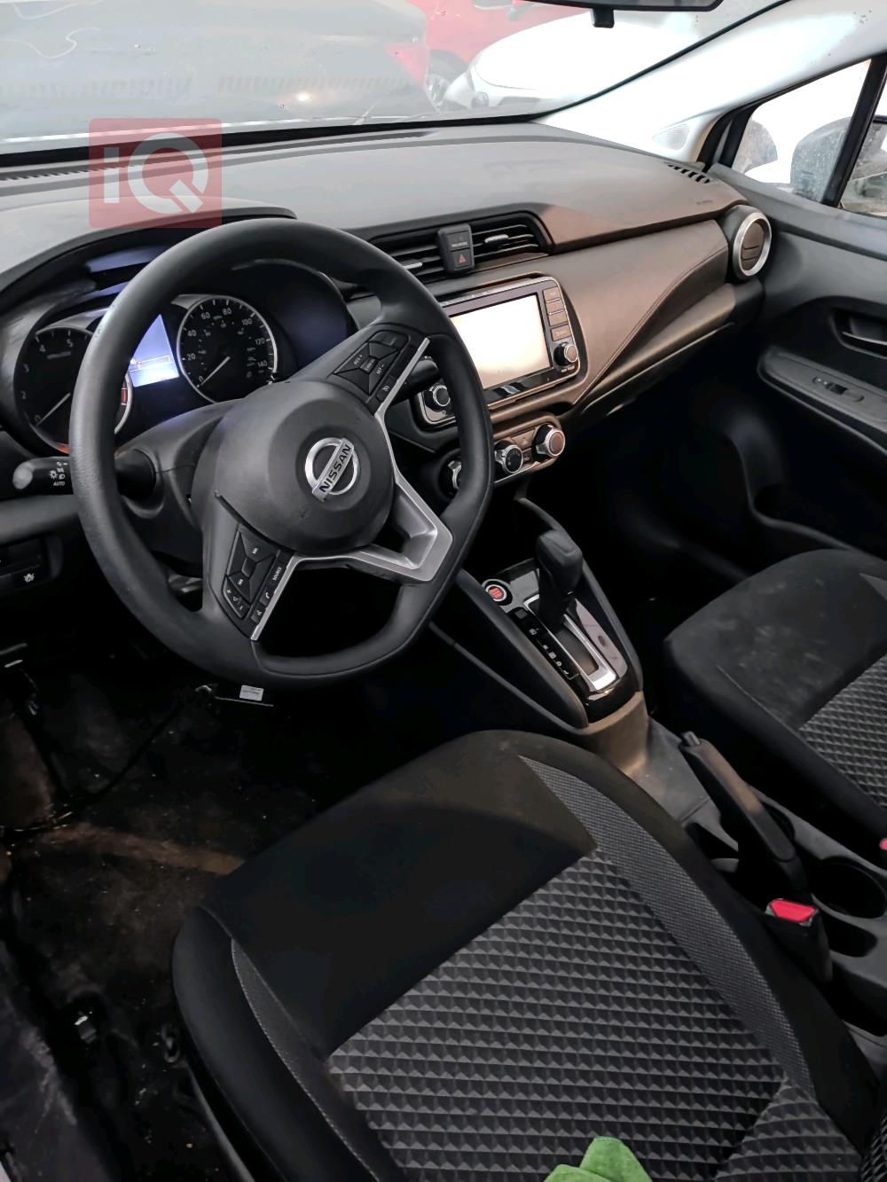 نيسان فيرسا